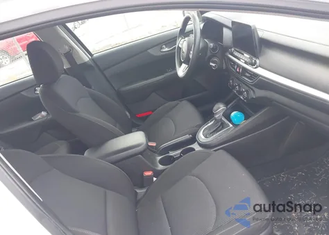 2021 Kia Forte Lxs z USA, uszkodzony, nr VIN 3KPF24AD0ME357964